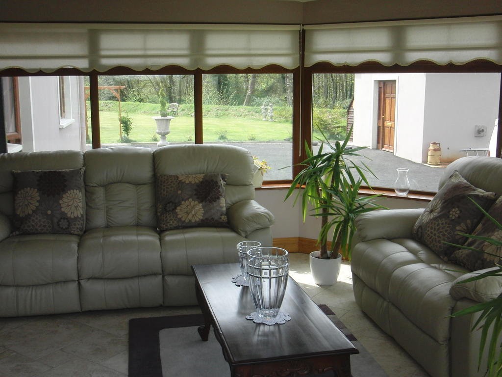 Bed and Breakfast Woodlands House Фарранфор Екстер'єр фото