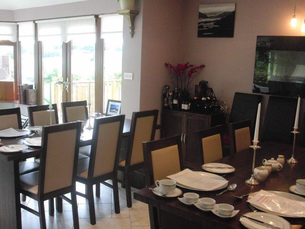 Bed and Breakfast Woodlands House Фарранфор Екстер'єр фото