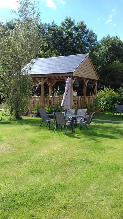 Bed and Breakfast Woodlands House Фарранфор Екстер'єр фото